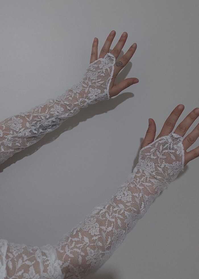 Beyaz Çiçekli Dantel Kolluk Eldiven  - Görsel 4