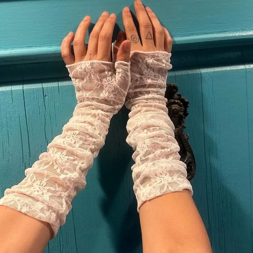Dantel çiçek  Detaylı Beyaz Kadın Eldiven - Görsel 3
