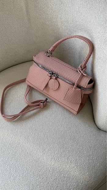 Pembe mini çanta