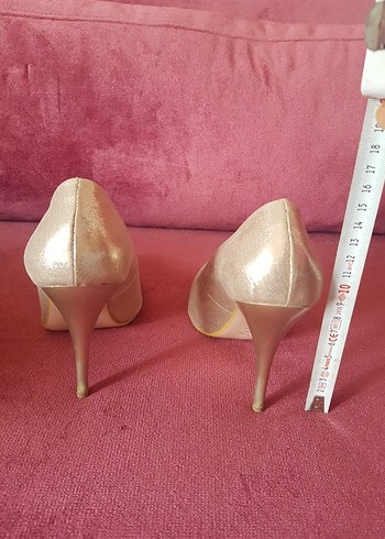 Altın Renkli Simli Yılan Desenli Stiletto - Görsel 2