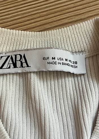 Zara Beyaz Yüksek Yakalı Kolsuz Kadın Atlet