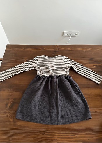 Kız Çocuk Gri Çizgili Keten Elbise - Görsel 2