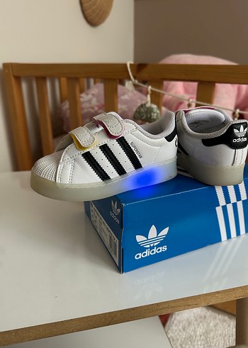 Unısex çocuk Beyaz Adidas Spor Ayakkabı - Görsel 2