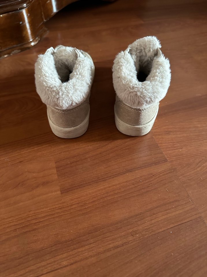 Kız Çocuk Beyaz Süet Kürklü Spor Ayakkabı - Görsel 3