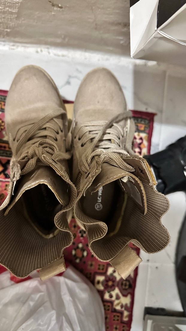 Bej Süet Bağcıklı Dolgu Topuk Kadın Bot - Görsel 3