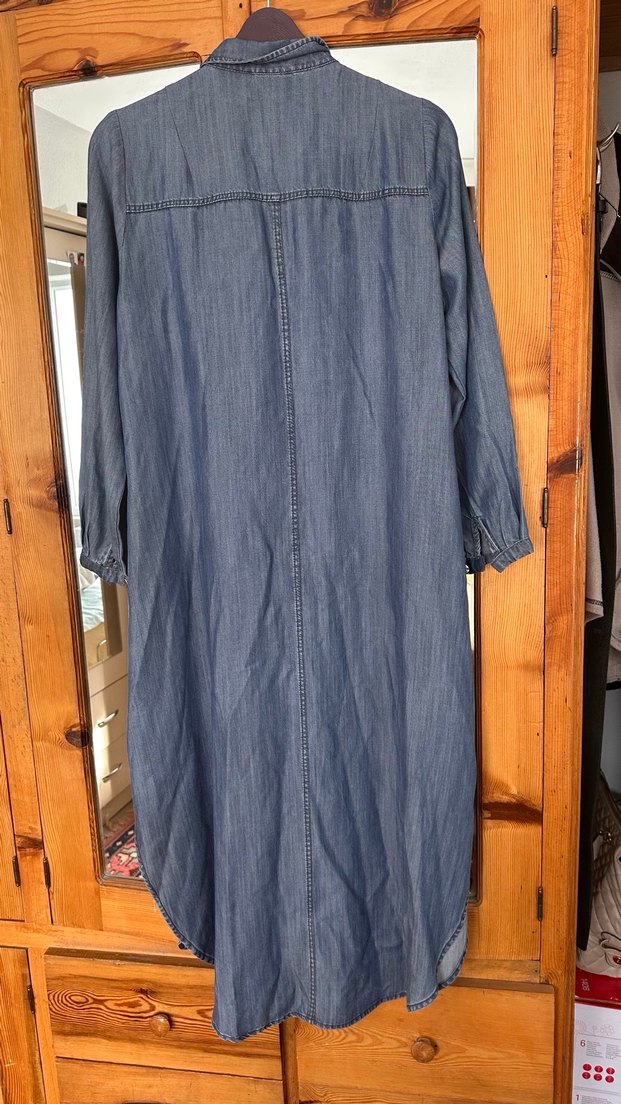 Düğmeli Uzun Kadın Kot Ceketi - Görsel 4