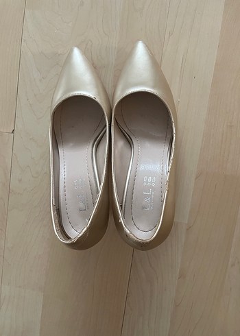 Bej Parlak Stiletto Kadın Ayakkabı
