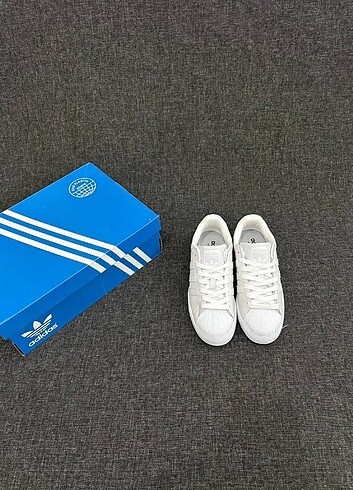 Adidas Superstar 