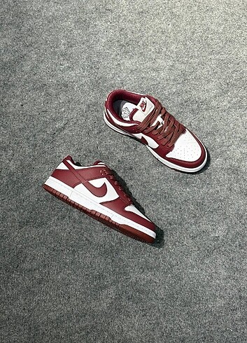 Diğer Nike Dunk Low
