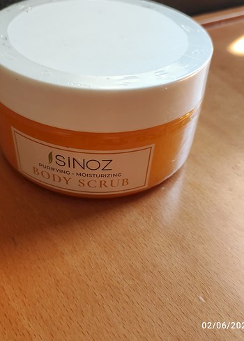 SİNOZ Arındırıcı ve Nemlendirici Vücut Peelingi - Görsel 2