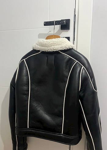 s Beden siyah Renk BERSHKA Kürk Detaylı Siyah Deri Kadın Ceket