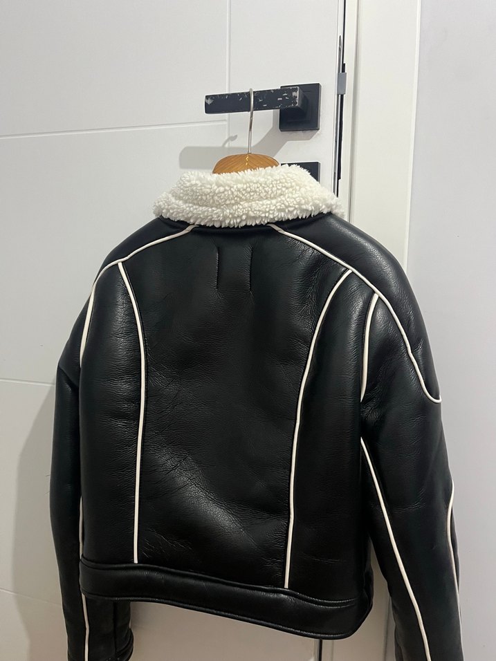 BERSHKA Kürk Detaylı Siyah Deri Kadın Ceket - Görsel 3