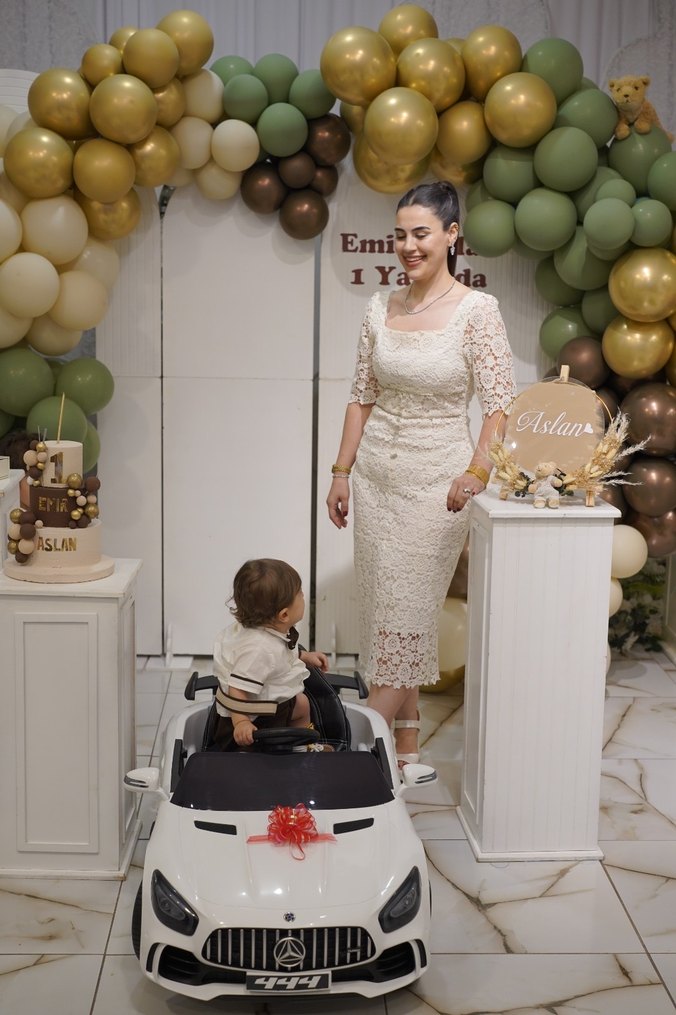 Dantel İşlemeli Beyaz Midi Nişan Elbisesi - Görsel 3