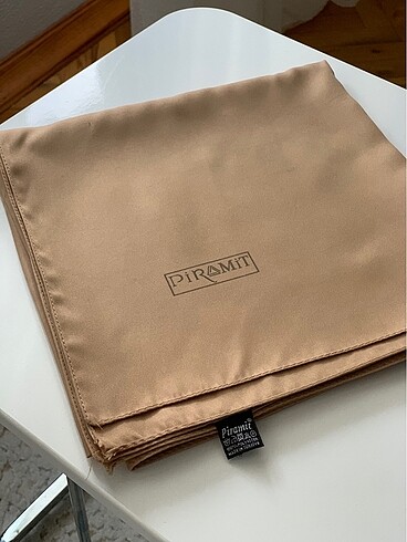 Armine Piramit Twill Eşarp