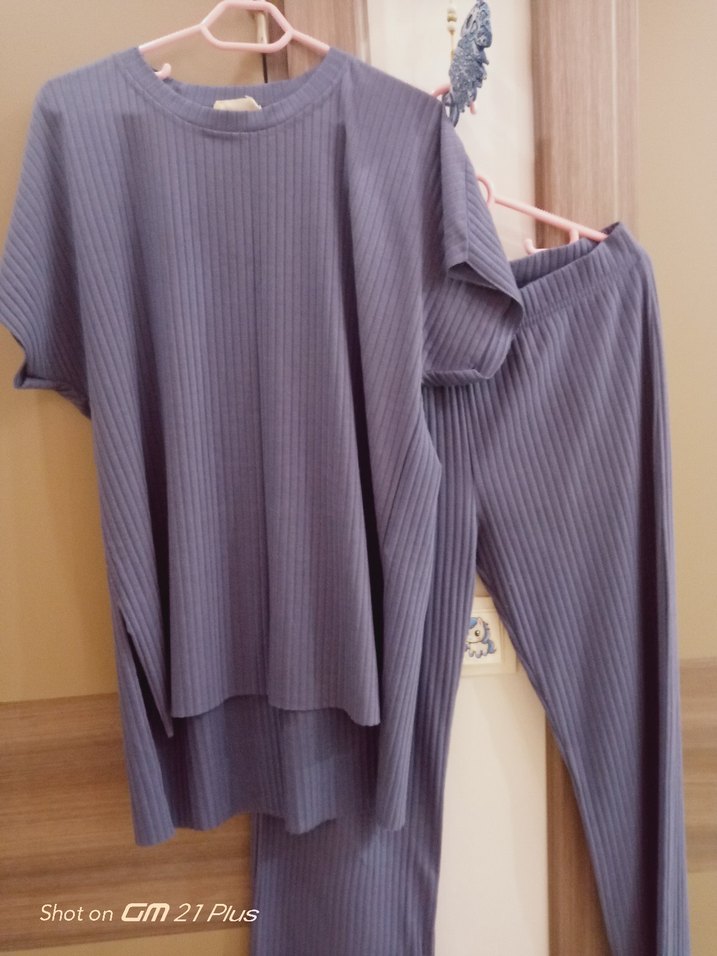 Gri Pilili Kadın Keten Tişört - Görsel 5