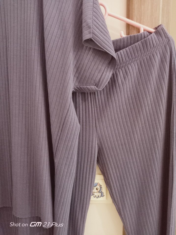 Gri Pilili Kadın Keten Tişört - Görsel 3