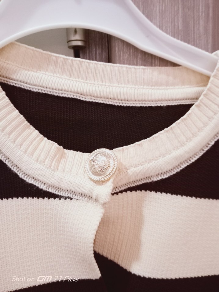 Düğmeli Siyah Beyaz Çizgili Kadın Hırka - Görsel 5