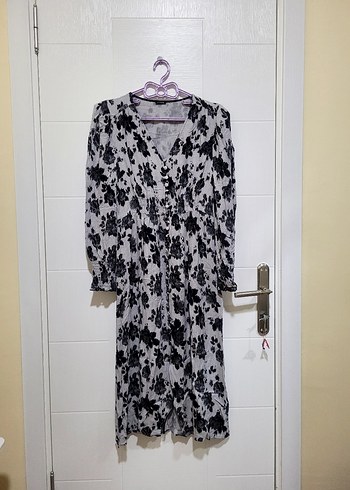 V Yaka Uzun Gri Desenli Kadın Elbise - Görsel 3