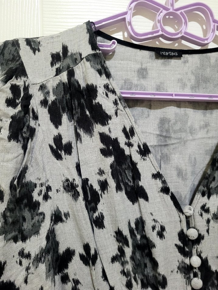 V Yaka Uzun Gri Desenli Kadın Elbise - Görsel 4