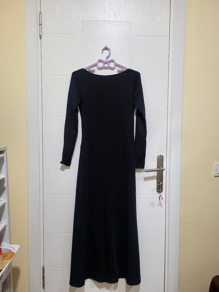 Siyah Sırt Dekolte Uzun Kadın Elbise - Görsel 5