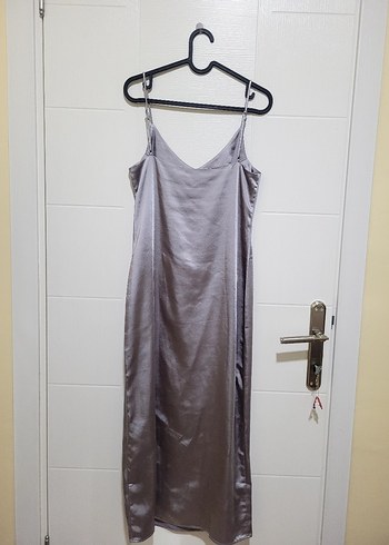 Gri V Yaka Midi İpek Elbise - Görsel 8