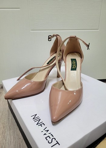 Nine West 38