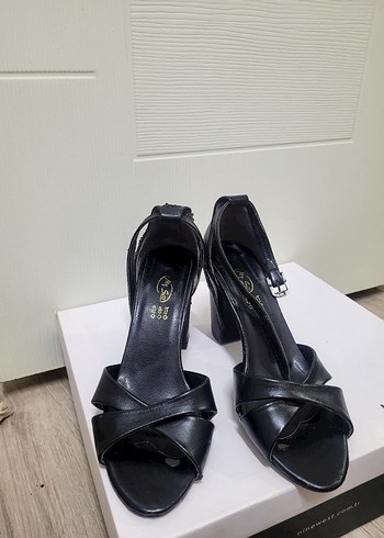 Nine West 38