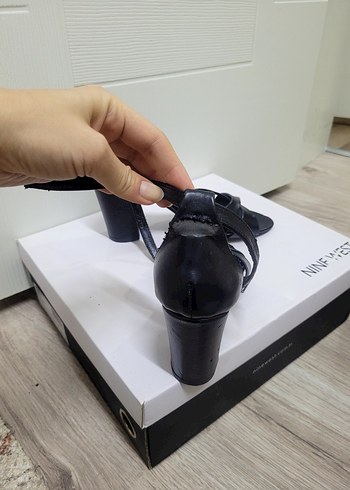 Klasik Siyah Topuklu Kadın Ayakkabı - Görsel 3