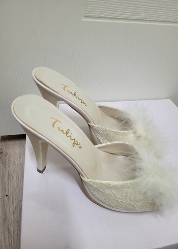 Beyaz Tüylü Stiletto Gelin Terliği - Görsel 3