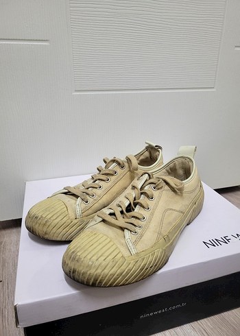 Bej Minimalist Topuklu Kadın Spor Ayakkabı - Görsel 3