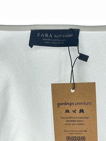 m Beden beyaz Renk Zara Bluz %70 İndirimli.