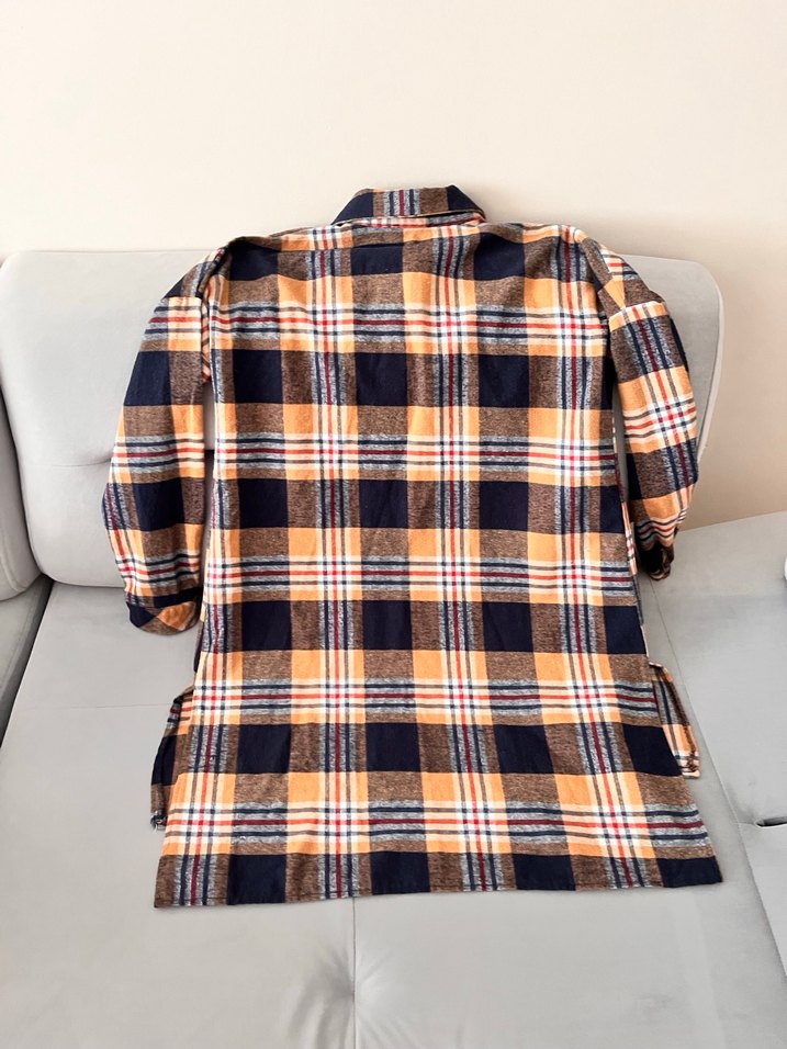 Düğmeli Bol Kesim Kadın Gömlek - Görsel 3