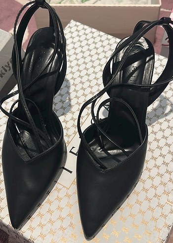 39 Beden Siyah Bilekten Bağlamalı Stiletto Topuklu Kadın Ayakkabı