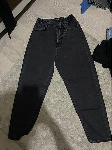 mom jean
