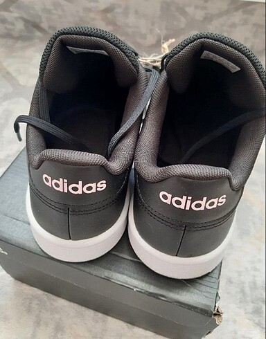 37,5 Beden adidas ayakkabı