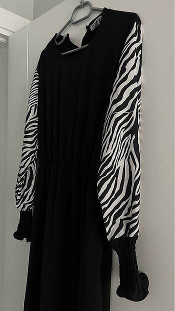 l Beden siyah Renk Zebra desenli elbise