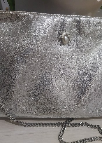 Zincir Detaylı Parlak Gri Deri Kadın Portföy Çanta - Görsel 2