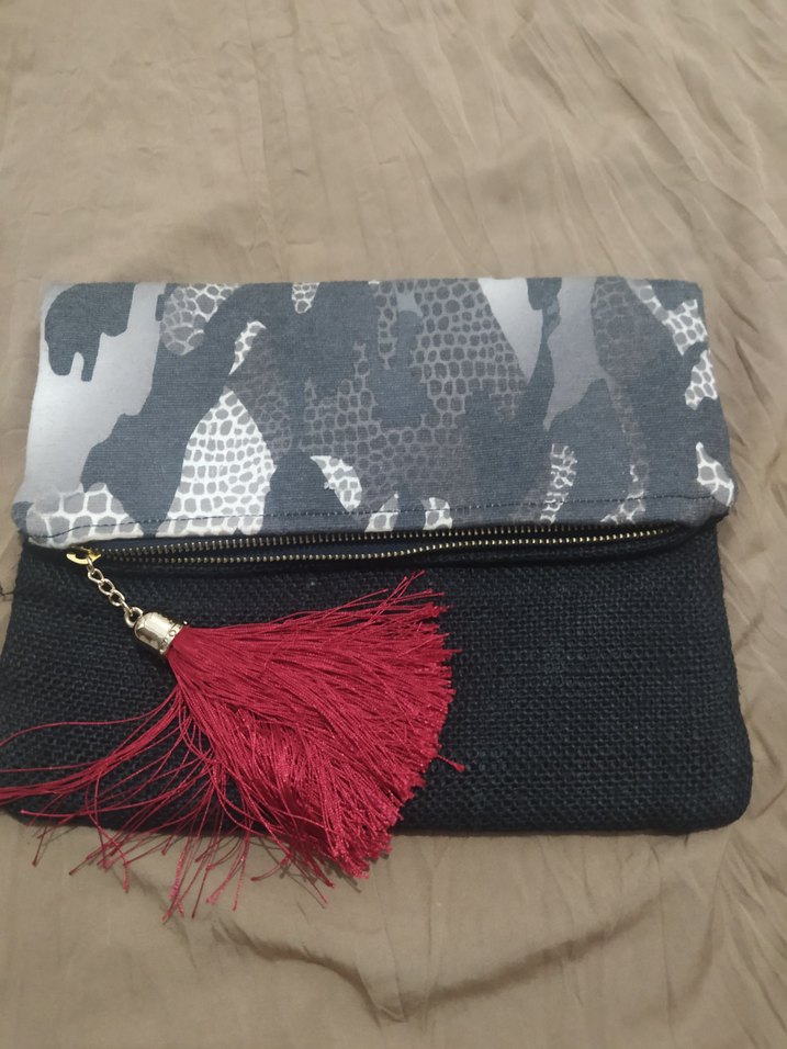 Gri Kamuflaj Desenli Fermuarlı Kadın Clutch - Görsel 3