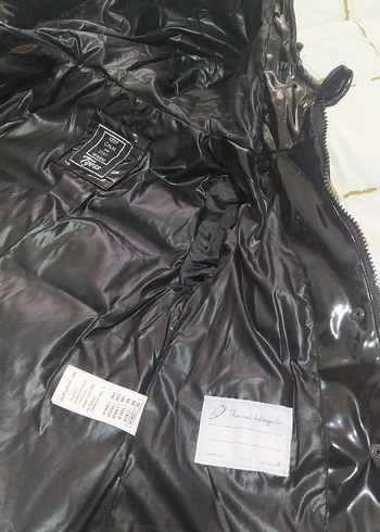 Parlak Siyah Kapüşonlu Çocuk Mont - Görsel 4