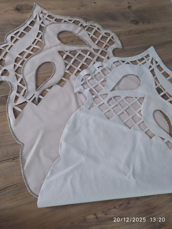 Deri İşi Gri Nakışlı Beyaz Masa Örtüsü Runner - Görsel 5