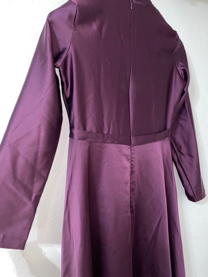 Uzun Kollu Mor İşlemeli Abiye Elbise - Görsel 3