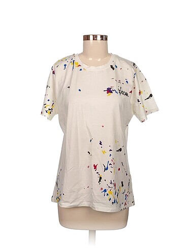 Dior T-shirt %70 İndirimli.