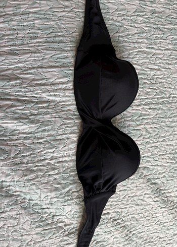 Siyah bikini üstü