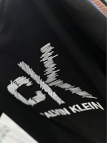 l Beden CK tshirt