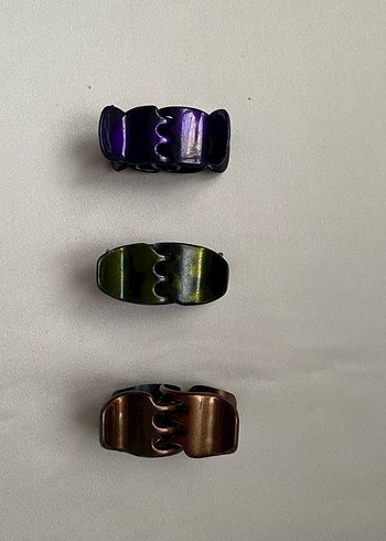Üç Renkli Plastik Tokalı Saç Tokası Seti