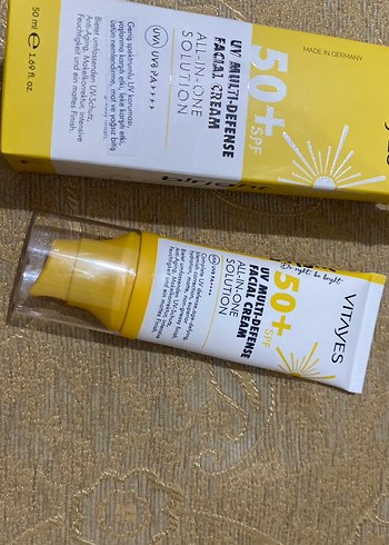 Vitayes 50+ SPF UV Çoklu Koruma Yüz Kremi - Görsel 2