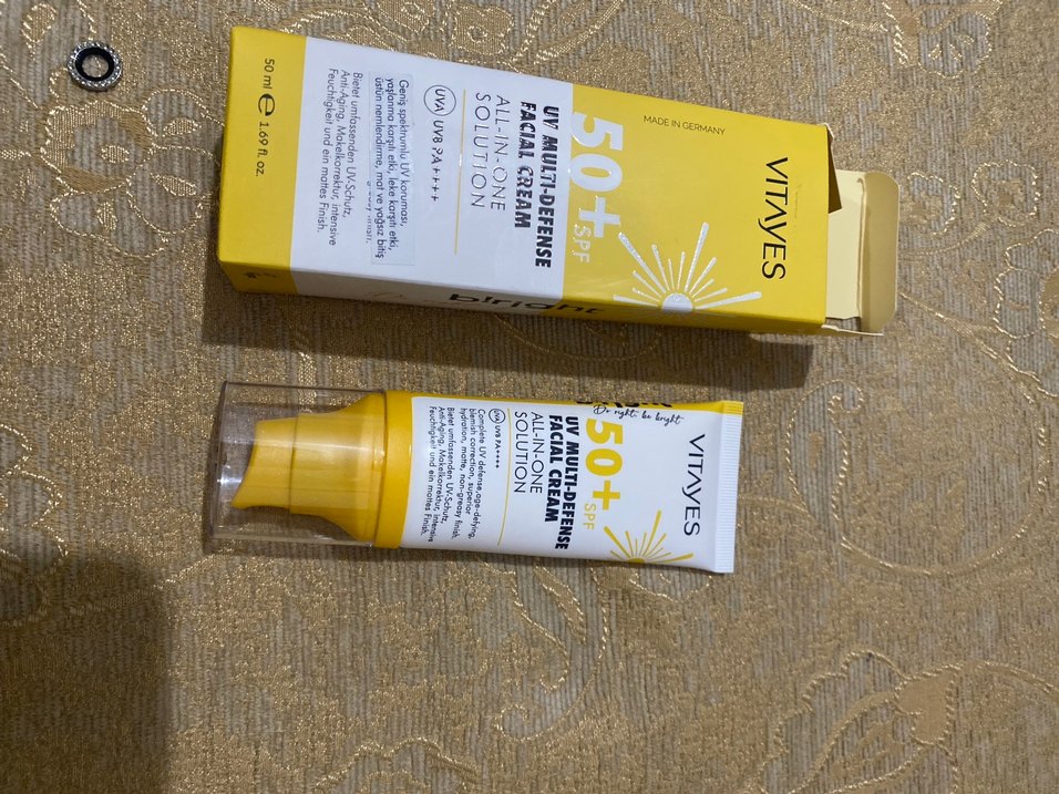 Vitayes 50+ SPF UV Çoklu Koruma Yüz Kremi - Görsel 3