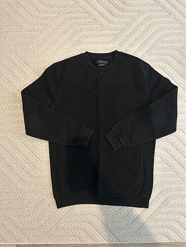 ZARA SWEATSHIRT