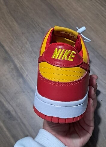 39 Beden Nike Dunk Low Midas Gold