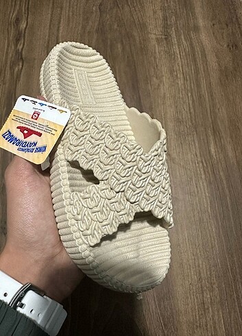 39 Beden HASIR GÖRÜNÜMLÜ BEJ GEZER TERLİK